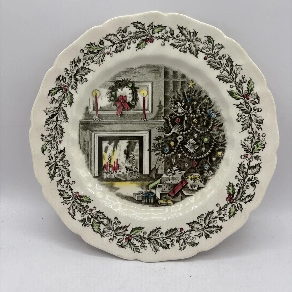 Vintage Johnson Bros Merry Christmas Dinner Plate Scalloped Edge 10.5